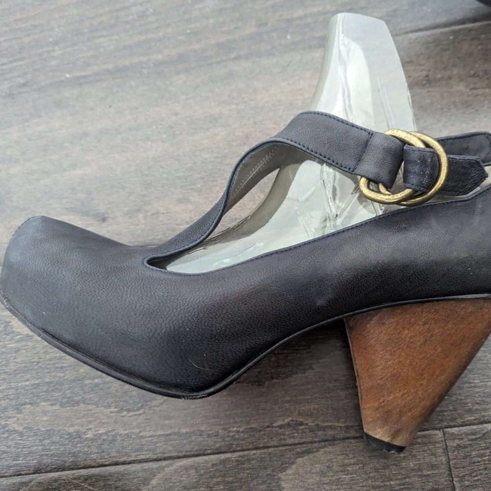 Navy blue leather Mike & Chris platform t-strap shoes with architectural heel